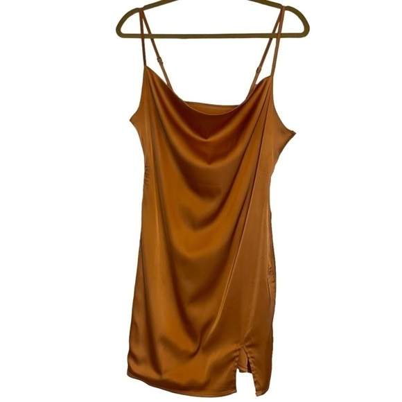 SHEIN SXY Split Detail Satin Cami Bodycon Mini Slip Dress - Picture 6 of 13